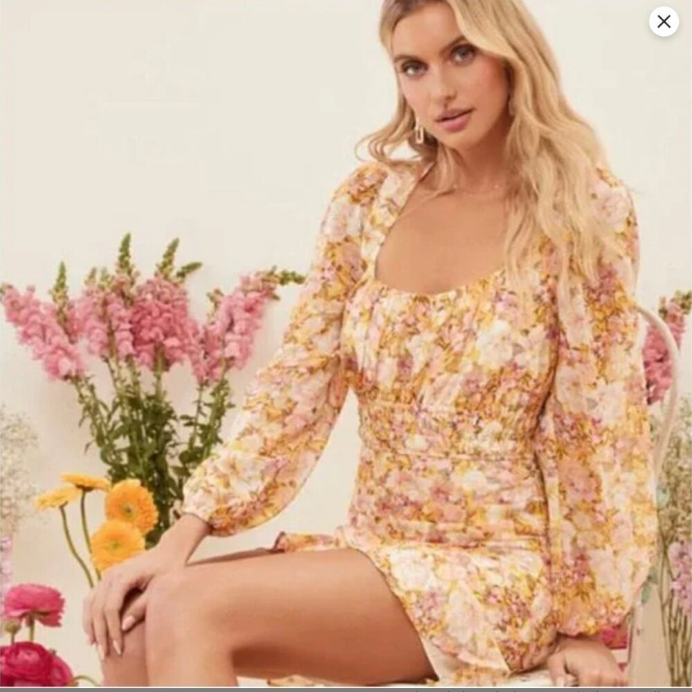 ASTR The Label Women's Small Dress Smoked Waist Ruched Yellow Peach Floral